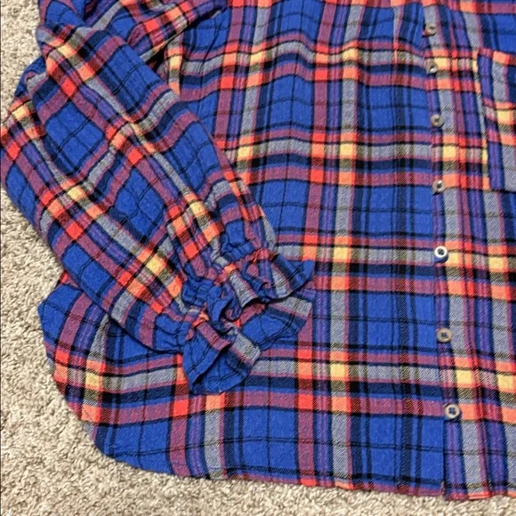 Anthropologie-The Hadley Relaxed Buttondown Shirt by Pilcro - Picture 2 of 6